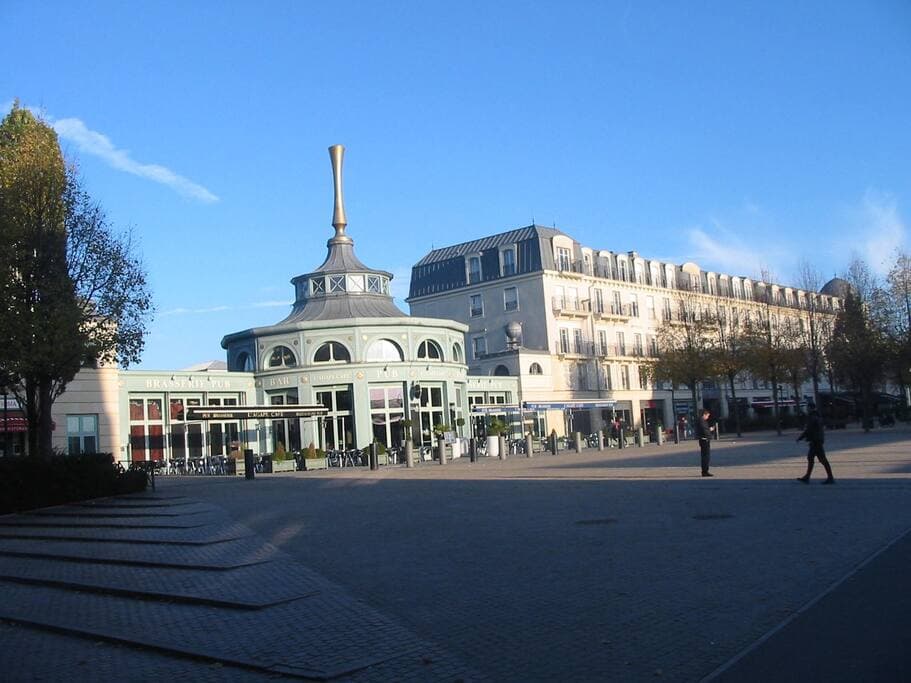 Disneyland Paris — photo 2